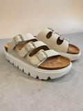 Plaza Sandals- Cream